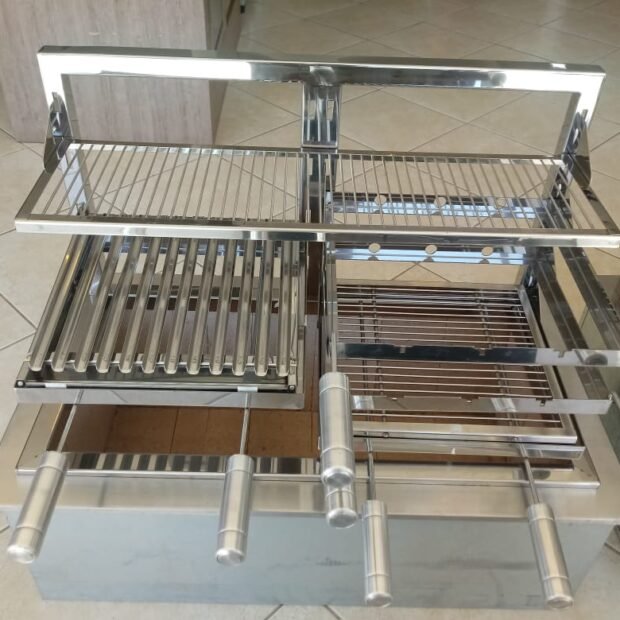 Suporte de Fundo com 2 meias grelhas e Base para Espetos - Sob Medida