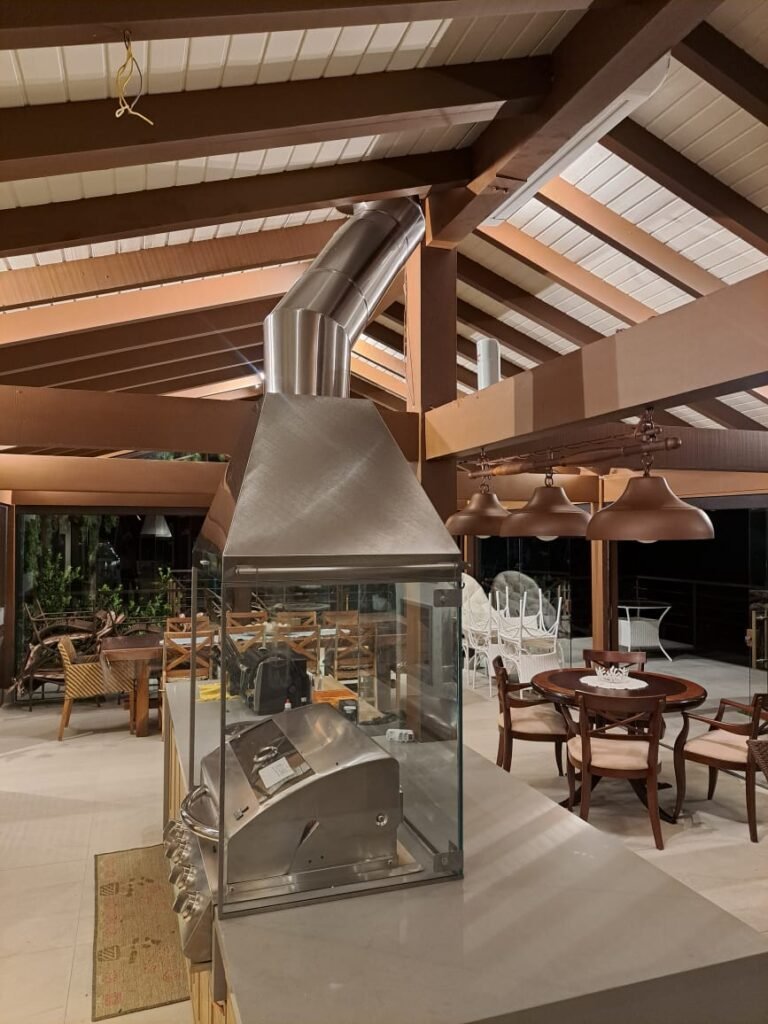 Coifa Piramidal Inox Ilha com Saída Deslocada